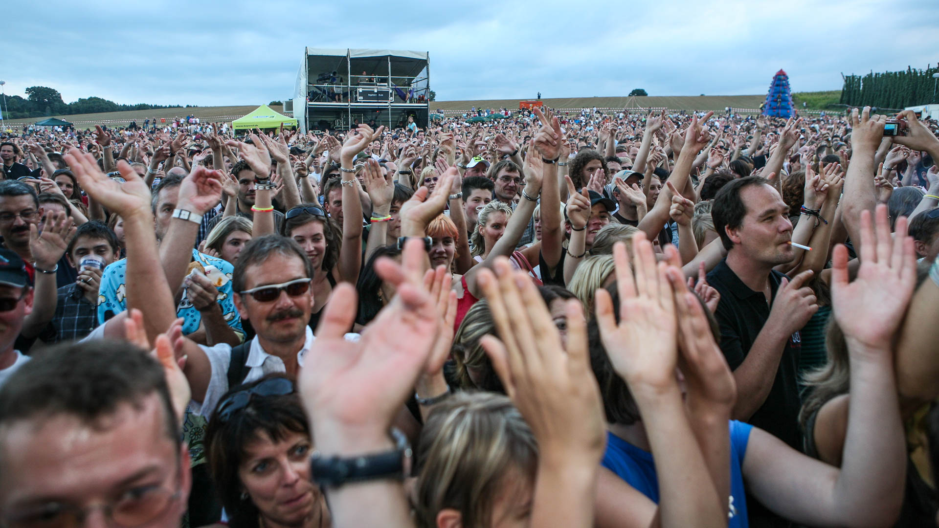 Mega-Stimmung, schon bevor Rea Garvey auf die BAYERN 3 Dorffest-Bühne kommt. © BAYERN 3