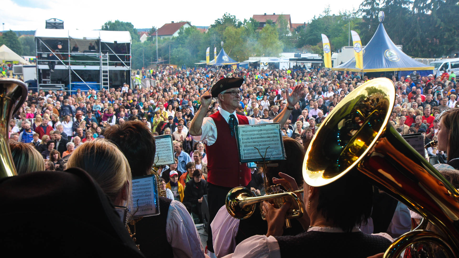 Vor einer solchen Kulisse spielen die Knetzgauer Musikanten nicht so oft © BAYERN 3