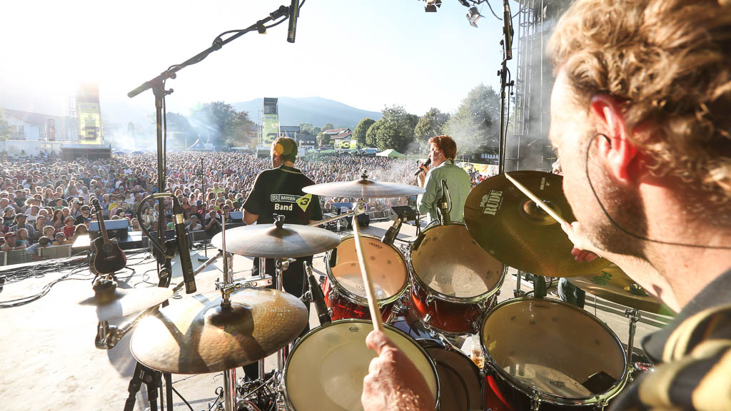 So hat Drummer Thommi Stottrop das BAYERN 3 Dorffest in Bad Wiessee erlebt ... © BAYERN 3