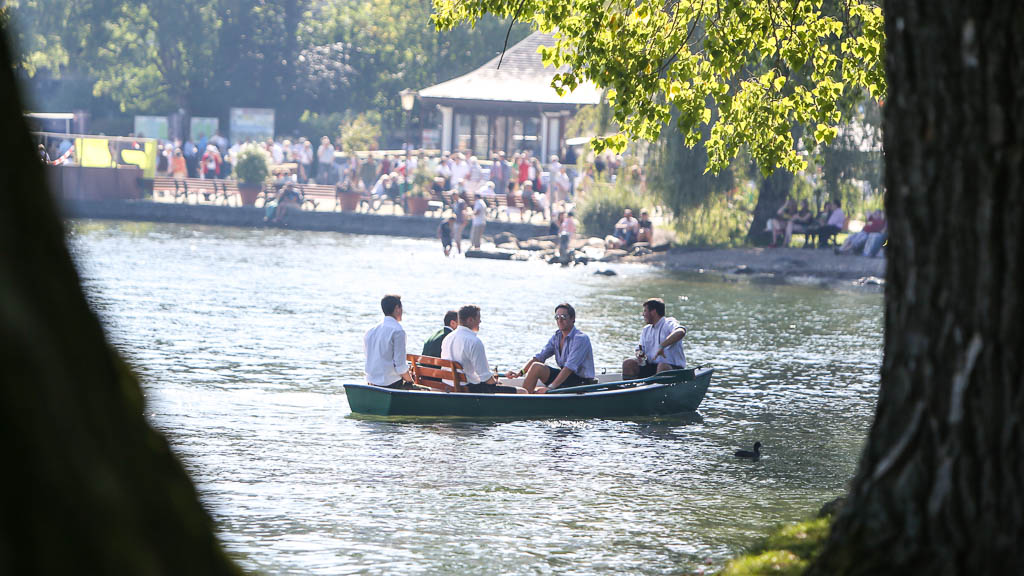 Wer ein bisschen relaxen will, kann das auf dem Tegernsee tun. © BAYERN 3