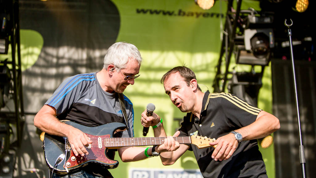 Edi van Beek und Gitarrist Tommi Müller von der BAYERN 3 Band © BAYERN 3