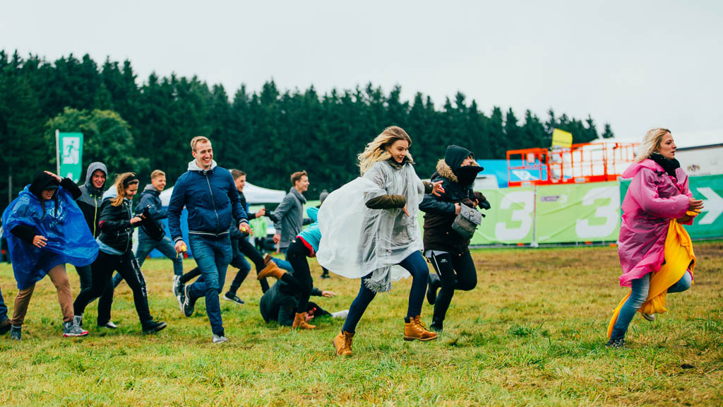 Der erfahrene Festival-Besucher weiß: Wer zu spät kommt, steht weiter hinten © BAYERN 3